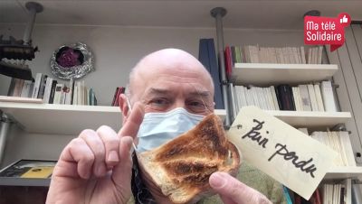 Jacques Bonnaffé, masqué et son pain perdu